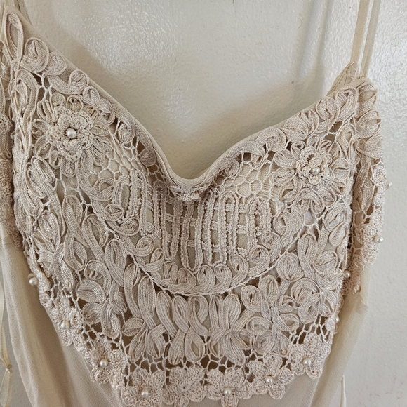 Elegant Dress - Picture 3 of 6